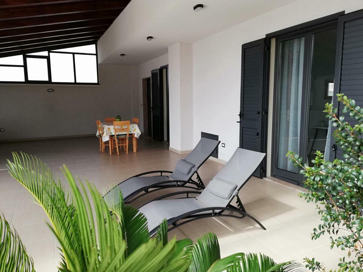 Appartamento Gambero Beach Санта-Тереза-ди-Рива Экстерьер фото