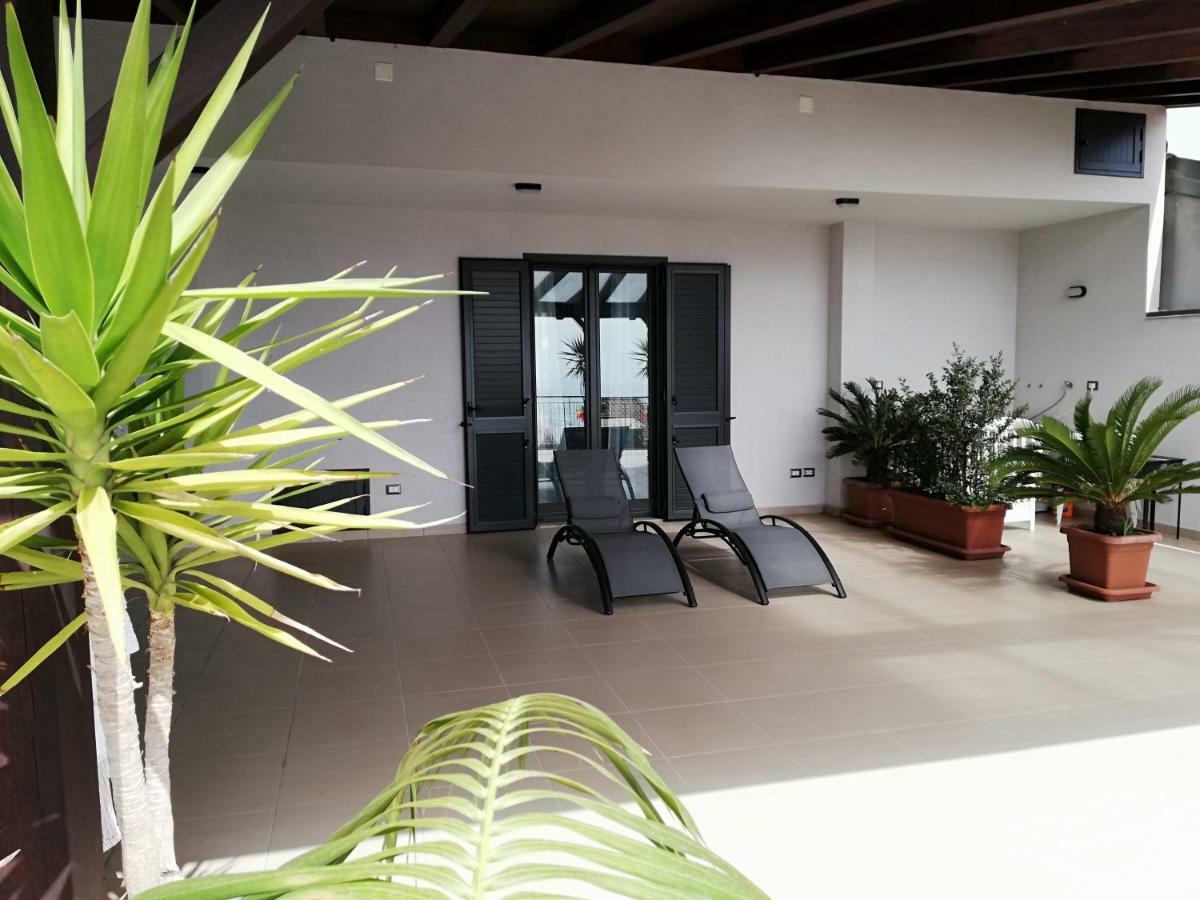 Appartamento Gambero Beach Санта-Тереза-ди-Рива Экстерьер фото